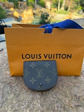 Rare Louis Vuitton Monogram Snap Coin Porte gousset vintage pouch